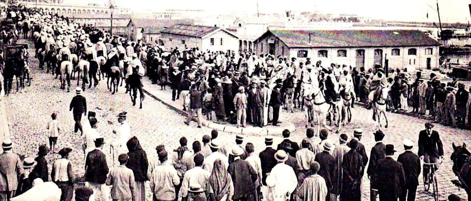 1042- Alger - Goumiers revenant du Maroc2.jpg